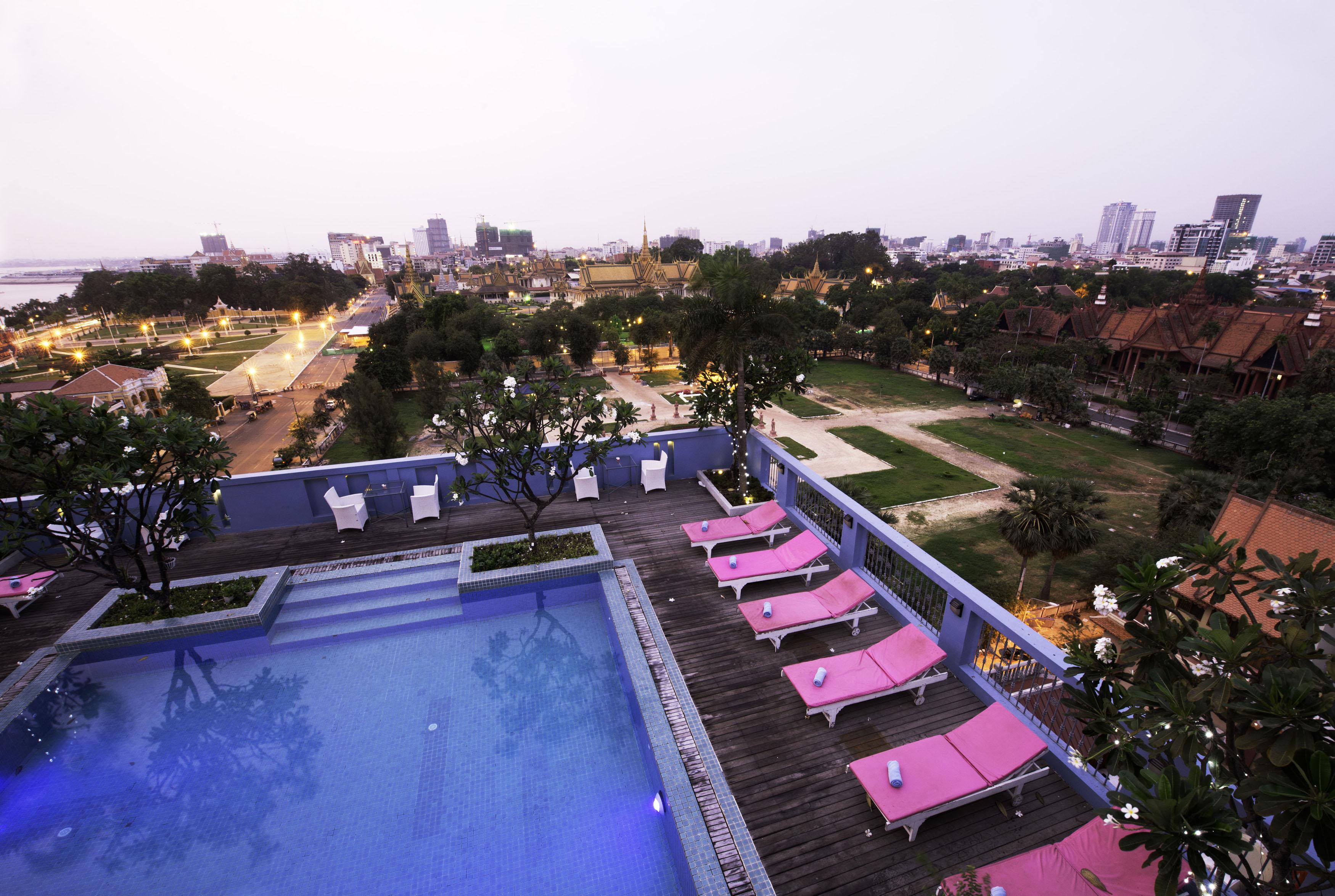The Frangipani Royal Palace Hotel Phnom-Penh Buitenkant foto