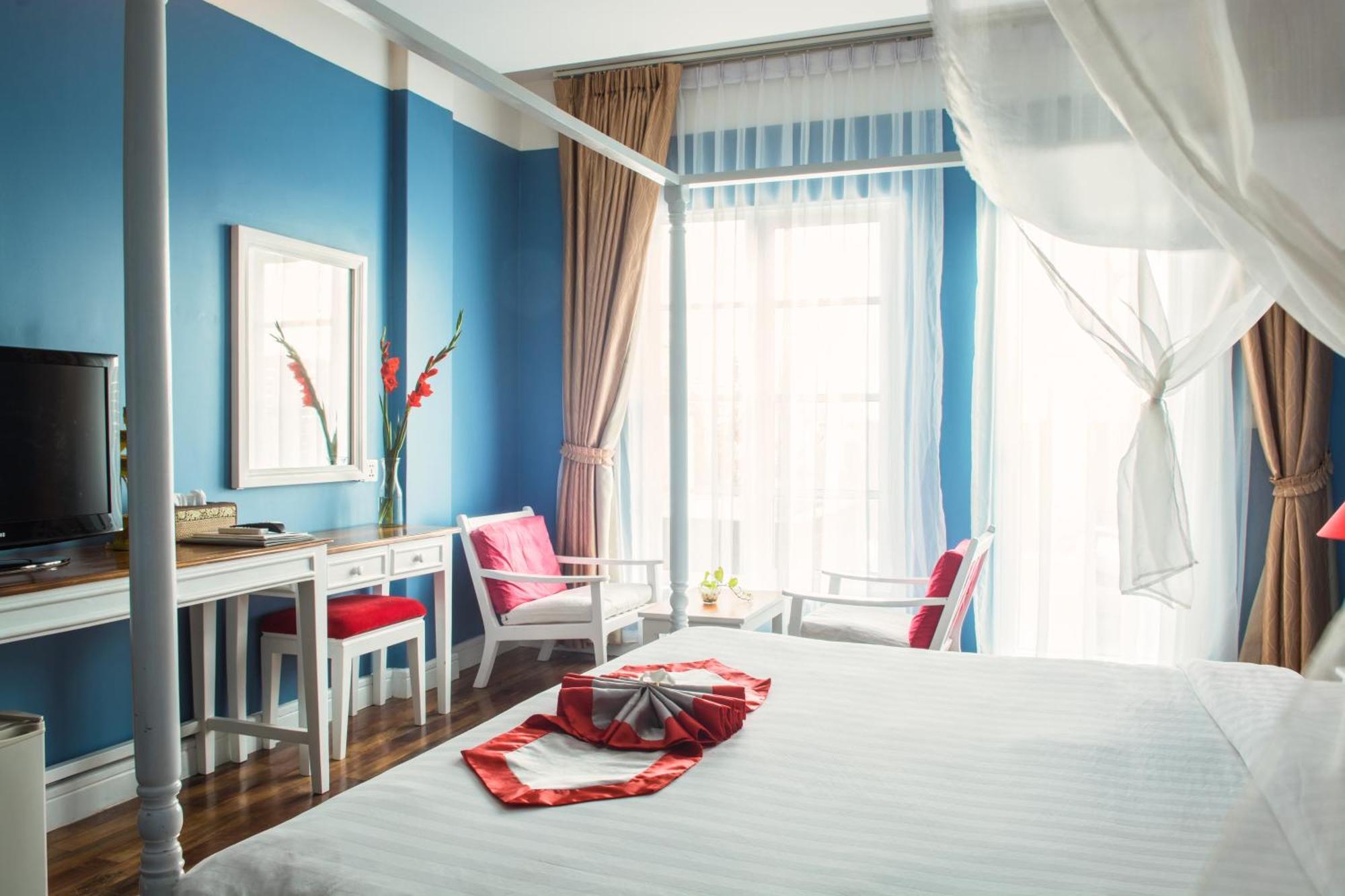 The Frangipani Royal Palace Hotel Phnom-Penh Buitenkant foto